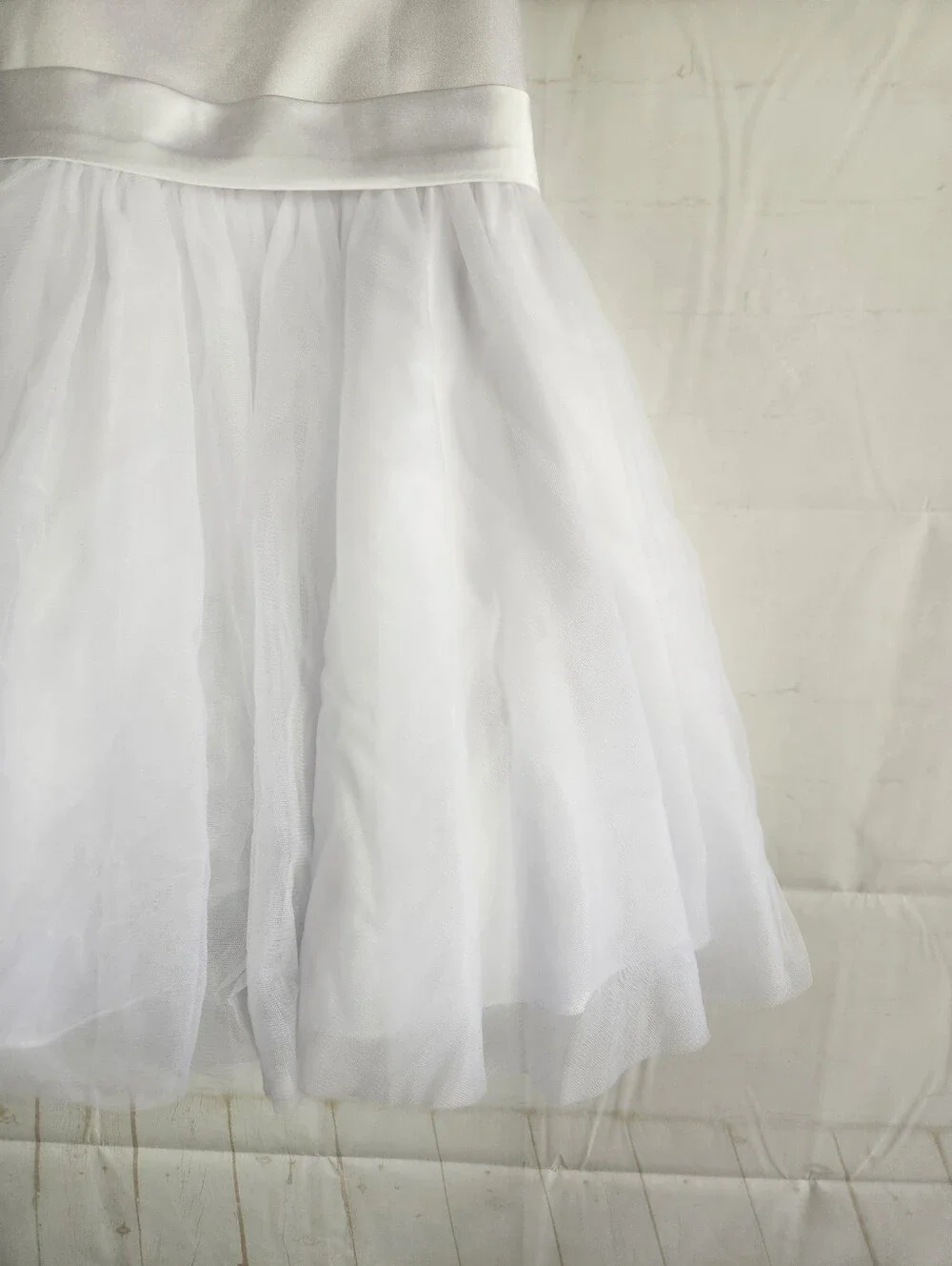 AZAZIE Marlee Flower Girl Dress White Satin Tulle Bow Back Wedding Size 3 NWT